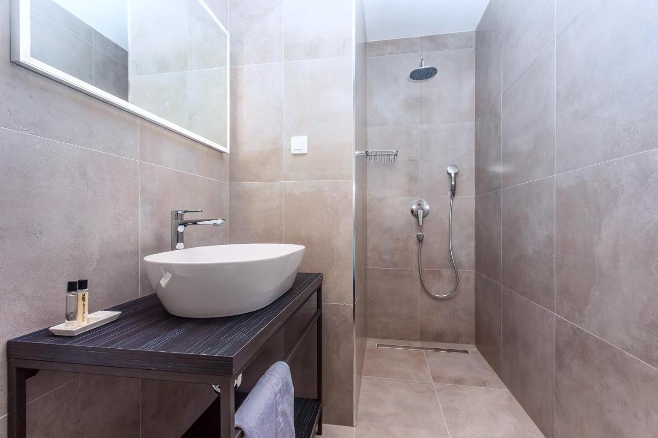 Villa Belvedere With Heated Pool, Billiards, Media Room, Sea Views,10 Pax Omiš Exterior foto