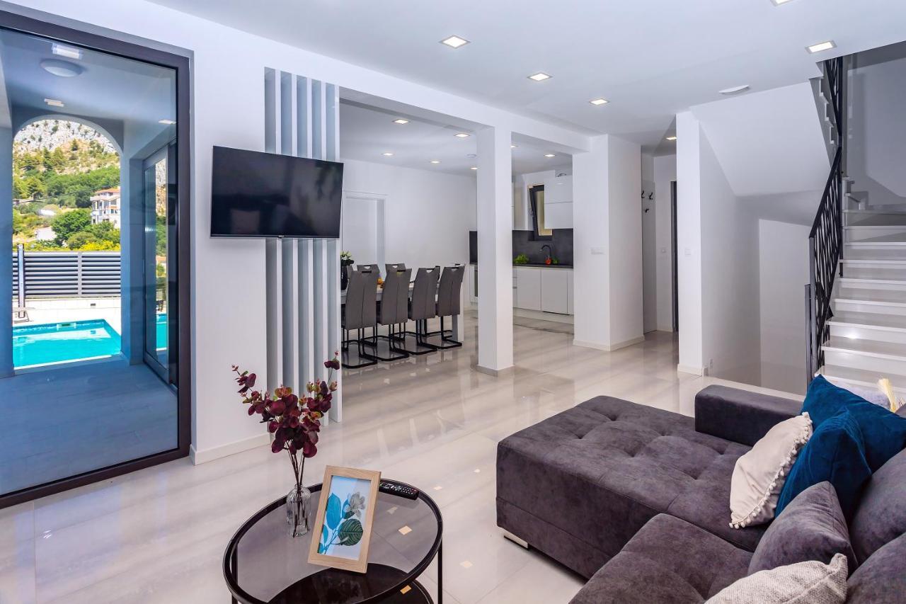 Villa Belvedere With Heated Pool, Billiards, Media Room, Sea Views,10 Pax Omiš Exterior foto